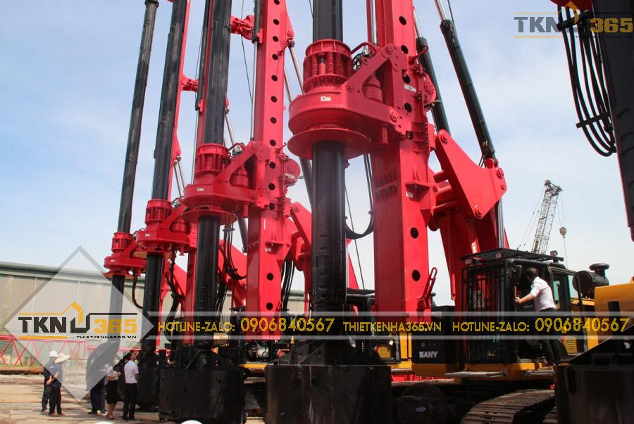 Kiểm tra kỹ máy móc trước khi thi công
