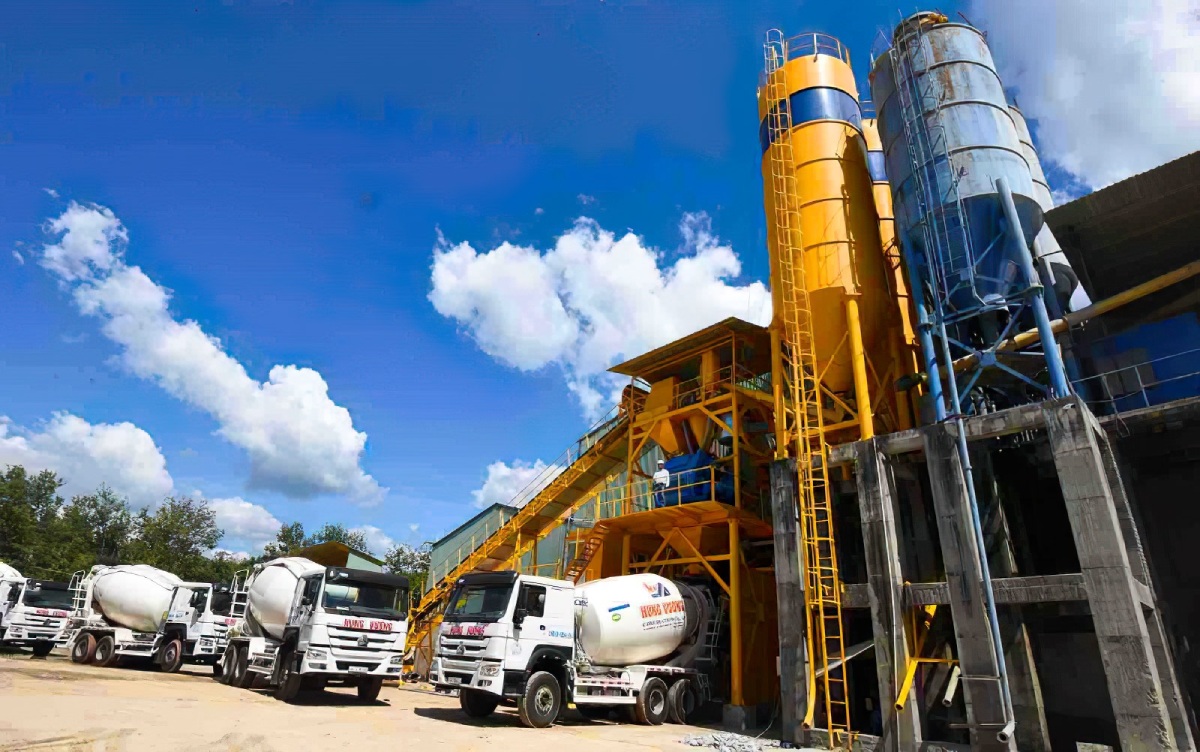 đổ móng bằng bê tông tươi hay trộn tay 3