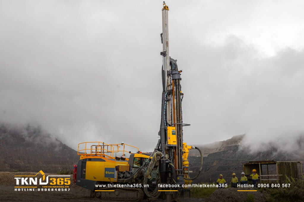 Máy khoan tuần hoàn (thuận/nghịch) phù hợp cho công trình thi công móng sâu cho cao ốc, cầu, cảng. (Ảnh sưu tầm) Máy khoan tuần hoàn (thuận/nghịch) phù hợp cho công trình thi công móng sâu cho cao ốc, cầu, cảng. - Các Loại Máy Khoan Cọc Nhồi: Ưu Nhược Điểm Chi Tiết 2025