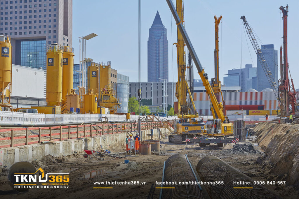 Nhờ kích thước và chiều sâu lớn, cọc khoan nhồi đường kính lớn phù hợp cho các công trình có tải trọng cực lớn như cầu, nhà cao tầng, cảng biển, metro.