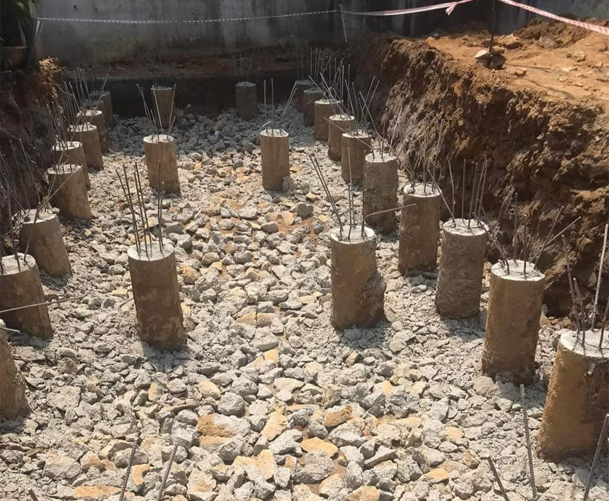 Khoan cọc nhồi thường được sử dụng cho công trình cao tầng, nền đất yếu, hoặc khu vực cần kiểm soát lún và độ rung trong quá trình thi công.